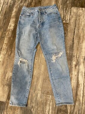 Old Navy Light Blue High-Rise Distressed Women’s Jeans